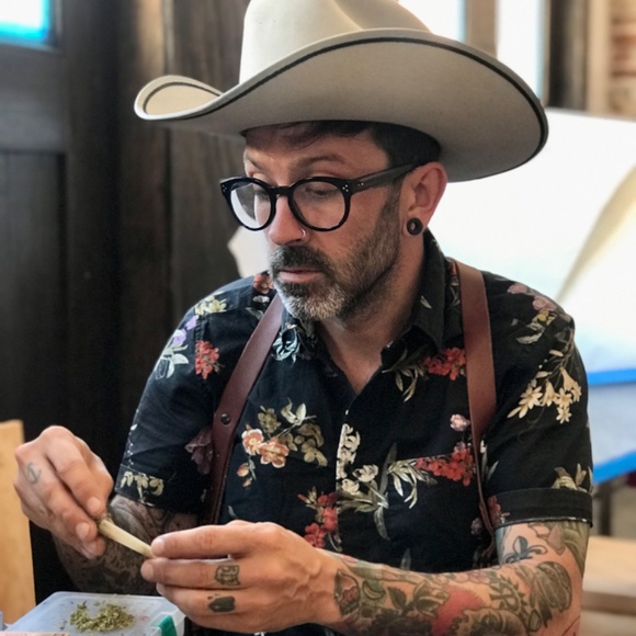 Meet your Posher, James - Picture 2 of 2